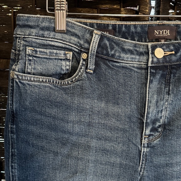 NYDJ Teresa Wide Leg Jeans
With Contoured Seams Romantic Indigo Size 10x31 - Picture 6 of 12